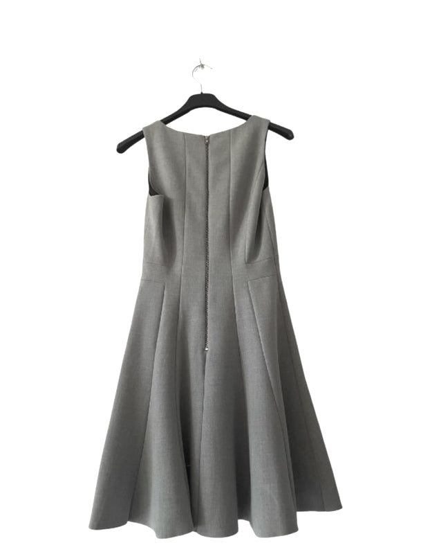 Vestido entallado gris claro. COD V7