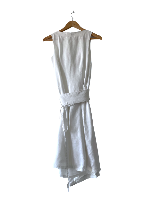 Vestido blanco de lino ajustable. ADOLFO DOMÍNGUEZ. Talla 38, COD V56