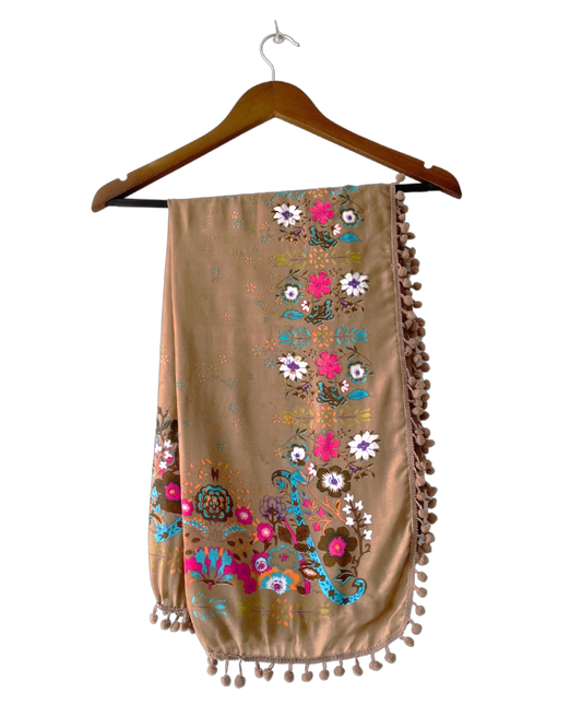 Pañuelo beige con flores COD C18