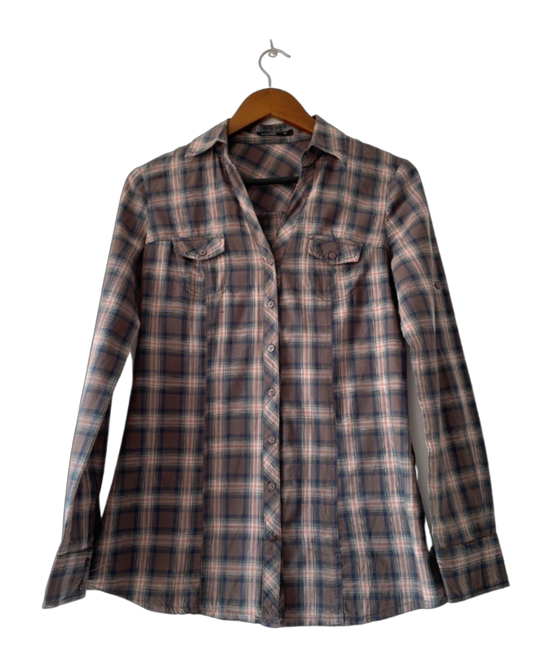 Camisa de cuadros grises y rosas. Talla M. COD T22