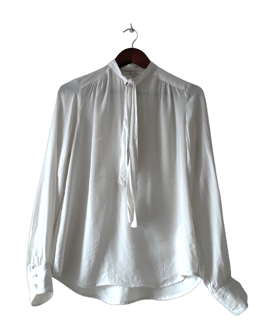 Camisa blanca con lazo en el cuello. EASY WEAR Talla 36. COD T24