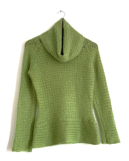 Jersey verde lana cuello vuelto. COD J8