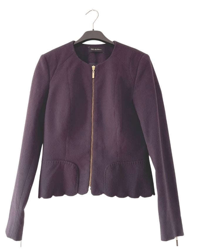 Chaqueta corta morada ajustada. PEDRO DEL HIERRO. Talla S. COD CH48