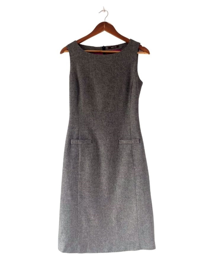 Vestido gris recto sin mangas. COD V18