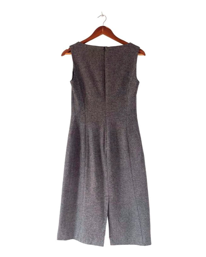 Vestido gris recto sin mangas. COD V18